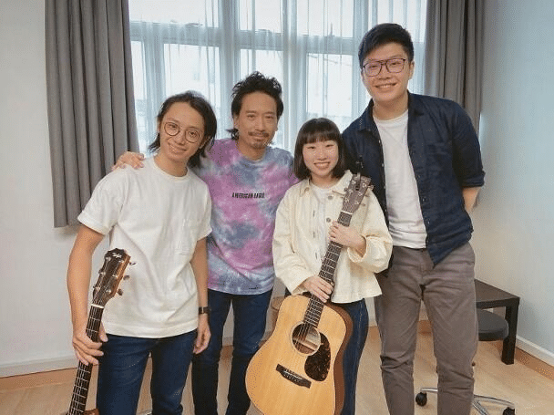 廖启智儿子近况曝光:廖文哲有纹身发唱片,廖文信成为网红音乐人