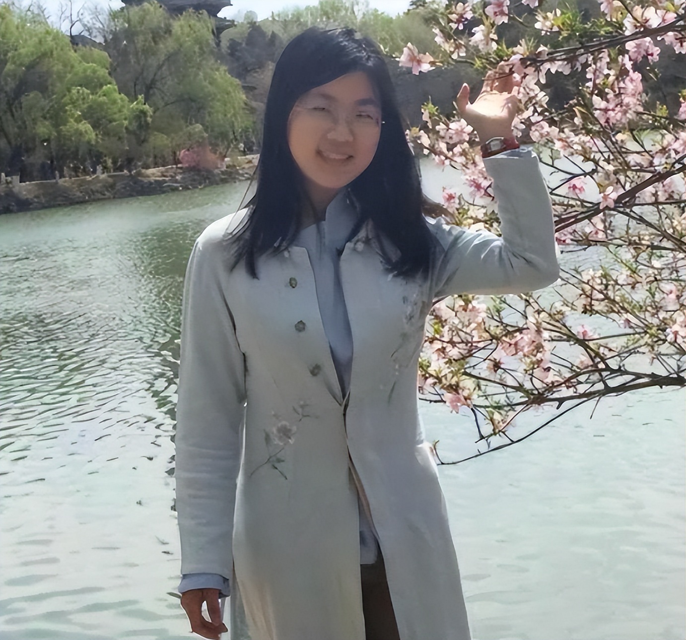 辽宁女孩刘丁宁,放弃港大72万退学复读,后来考了多少分?