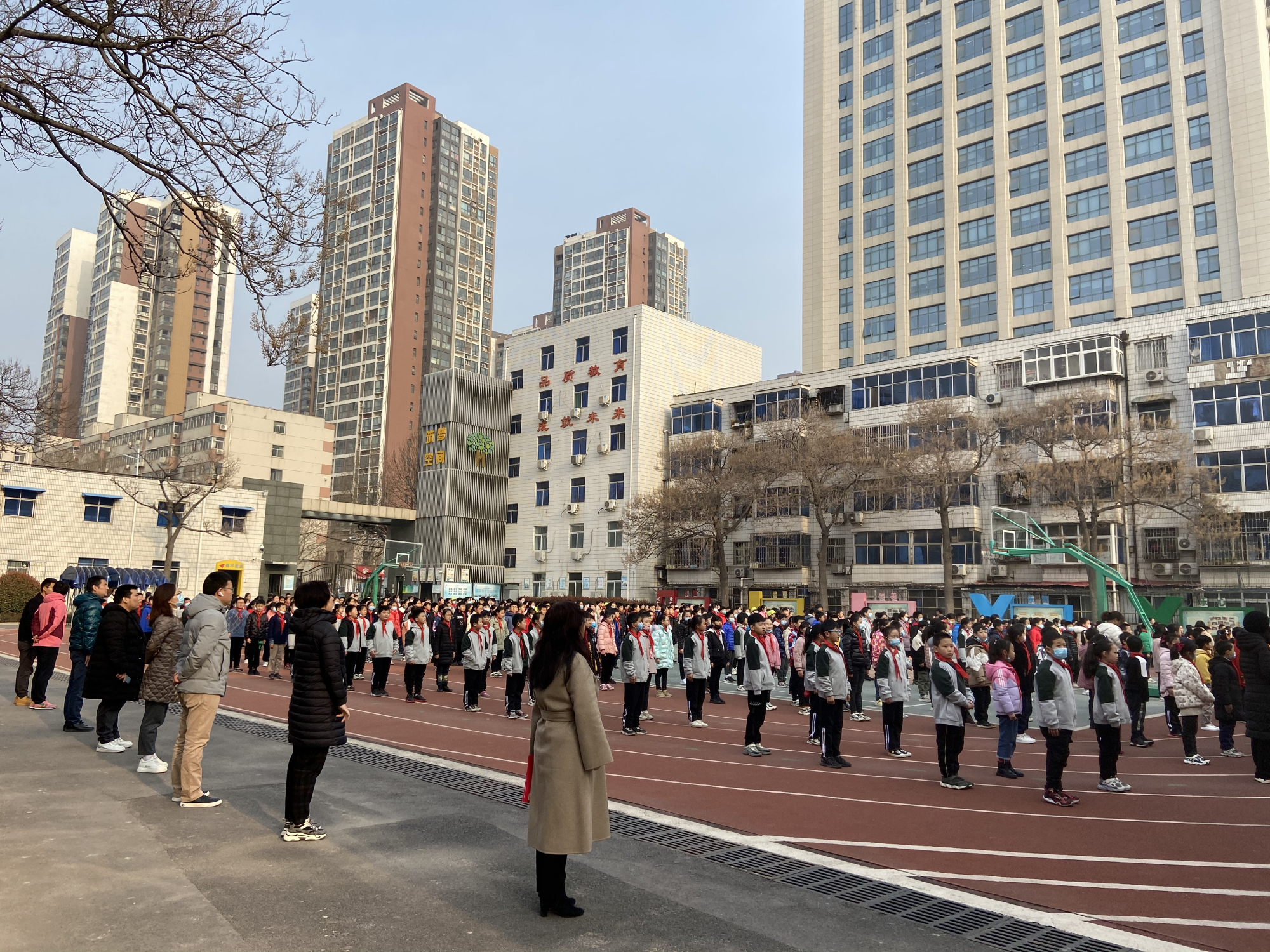 争做新时代好少年-中原区秦岭路小学行动中