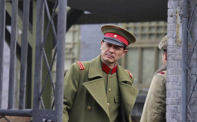 乔日成活埋生父无恶不作,亮点只有一个:不降侵华日军宁死血拼