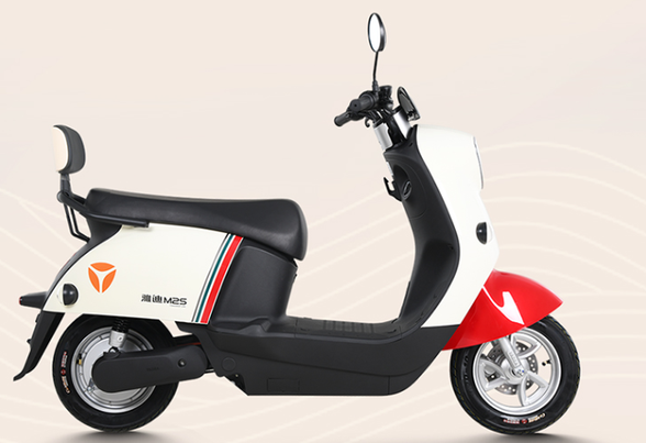 3000元左右,雅迪,爱玛,小刀的这3款电动车,哪款更值得入手?