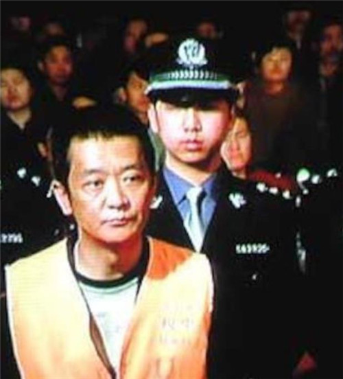 2001年兰州特大黑帮覆灭记:近千名黑帮分子大送葬,牵出背后大案