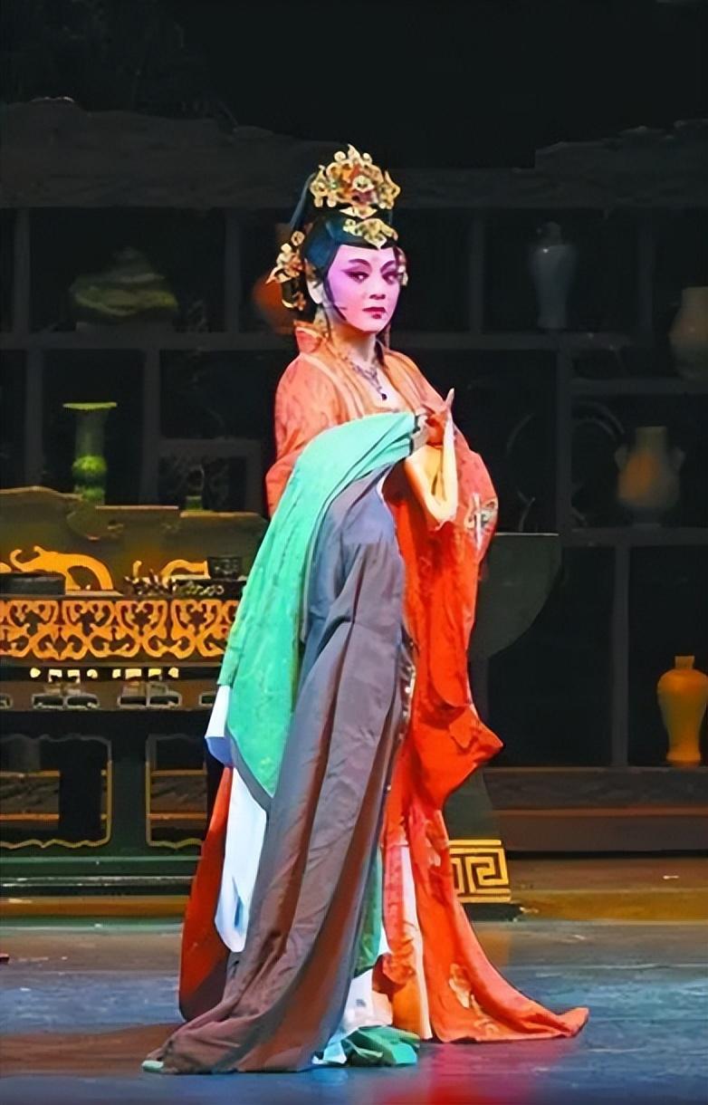 越剧名家陈颖:冲破阻力嫁给刘觉,无儿无女的老少配幸福吗?