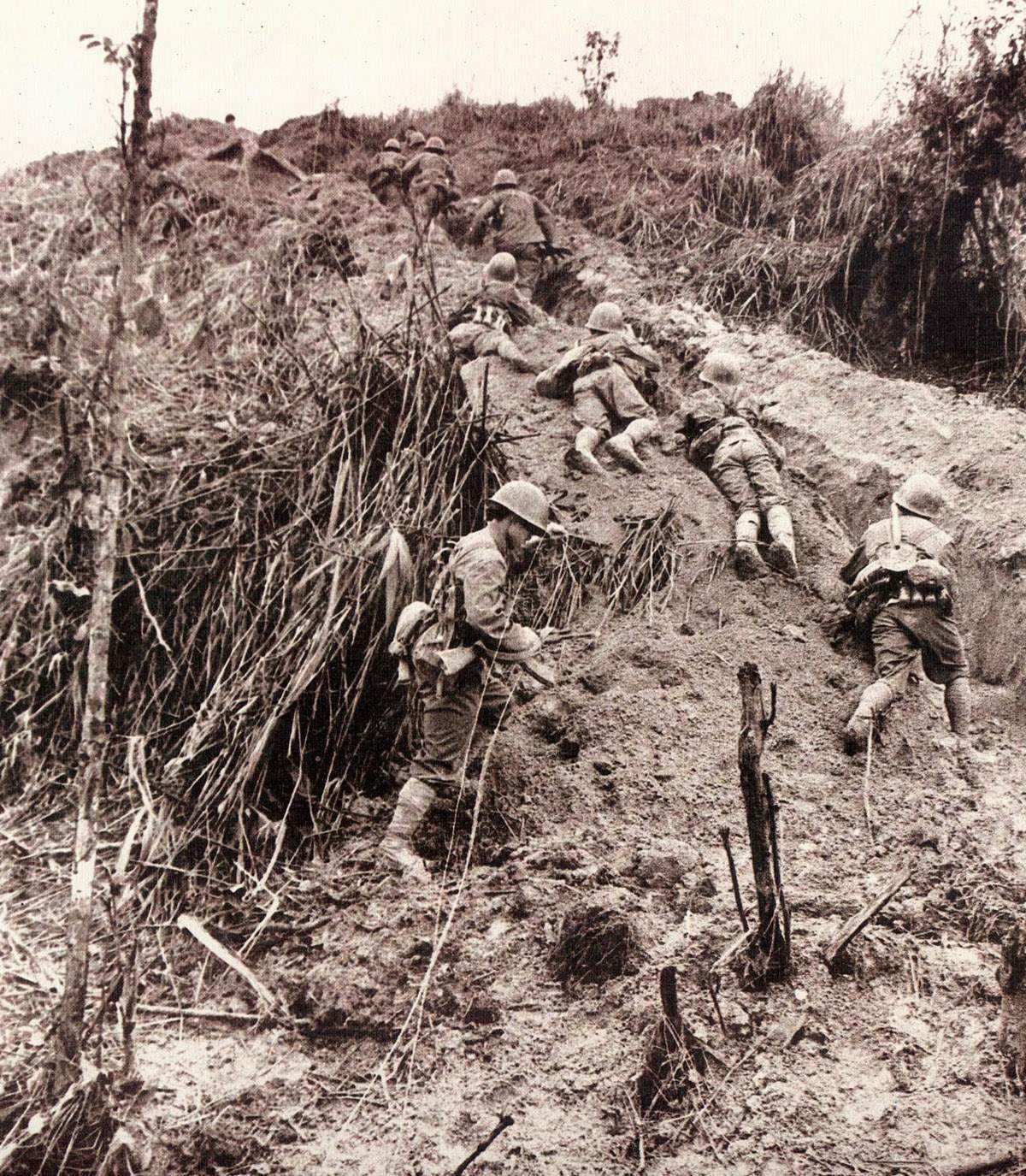 1979年打越南老街:我军一辆坦克遭遇越军坦克,为何双方都愣住了