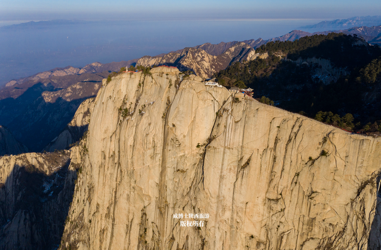 2800米高空航拍华山,天下第一险的西岳,在高空真的像朵花