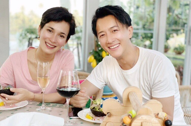 韩庚深夜为卢靖姗庆生,两个字道出浓浓爱意,网友直呼太甜受不了