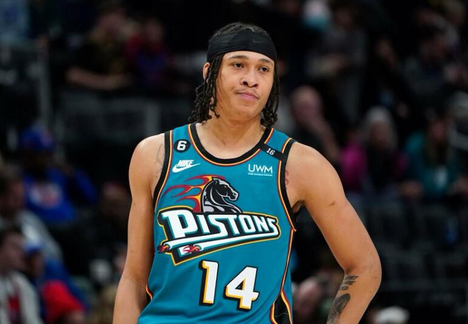 charania报道,多位消息人士称,活塞裁掉了后卫rj-汉普顿