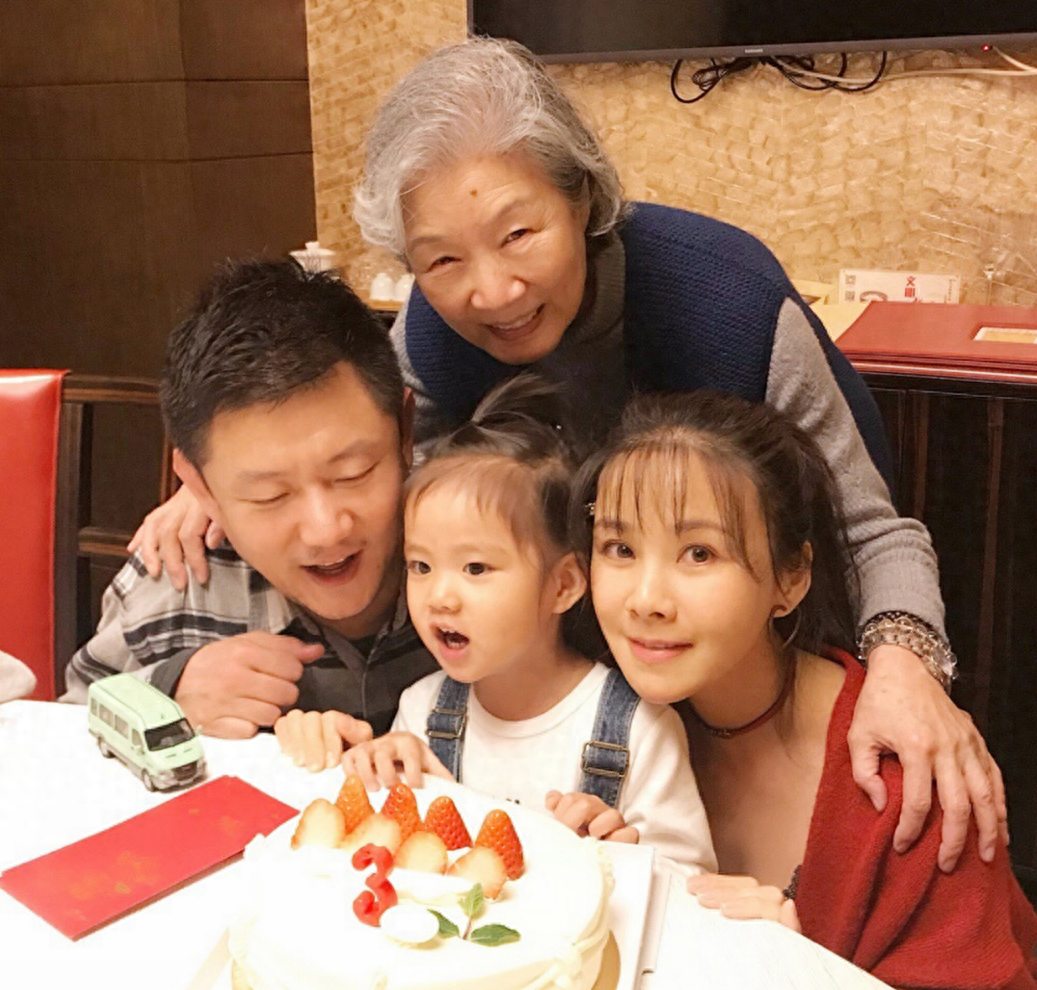 回顾何琳:婆婆是国家一级演员公公是表演艺术家,丈夫是著名导演