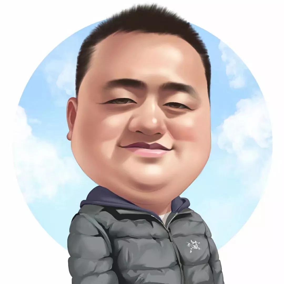 后来还是保安来了叫开了房门,中年大叔出来一脚将中年女汉子踹倒,然后