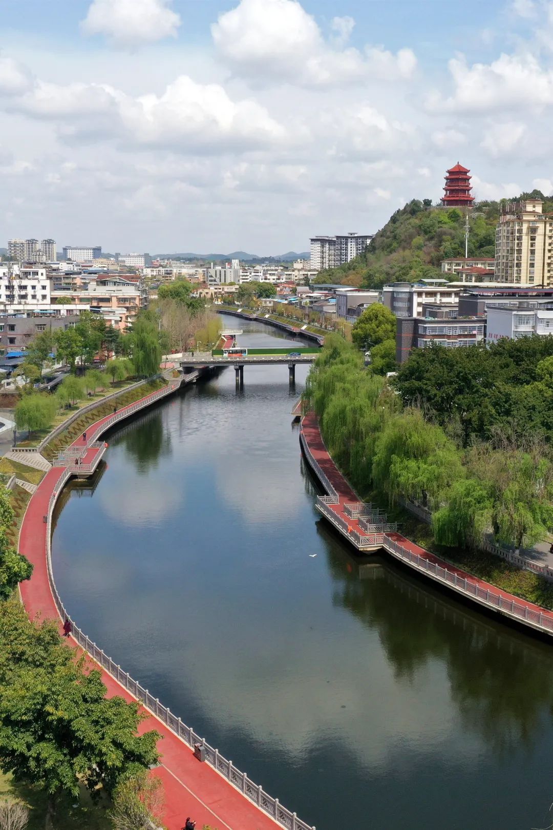 半城山水的宝藏小城飘香千里的中江味道
