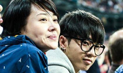 华晨宇与许晴恋情曝光引热议,华晨宇大胆表态:我们非常相爱!