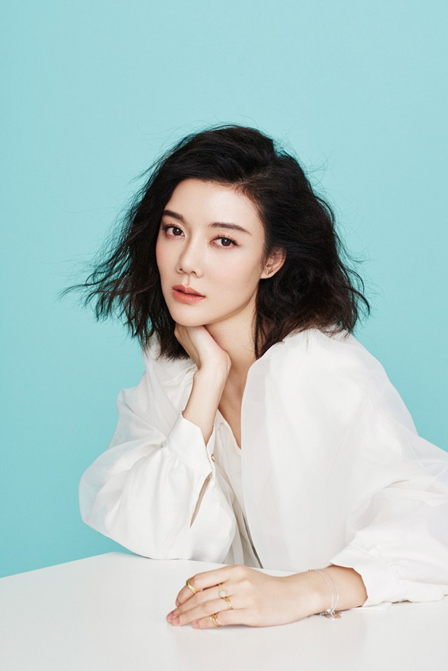 当车晓留着一头长发,终于明白脸偏长的女人,为什么还是短发好看