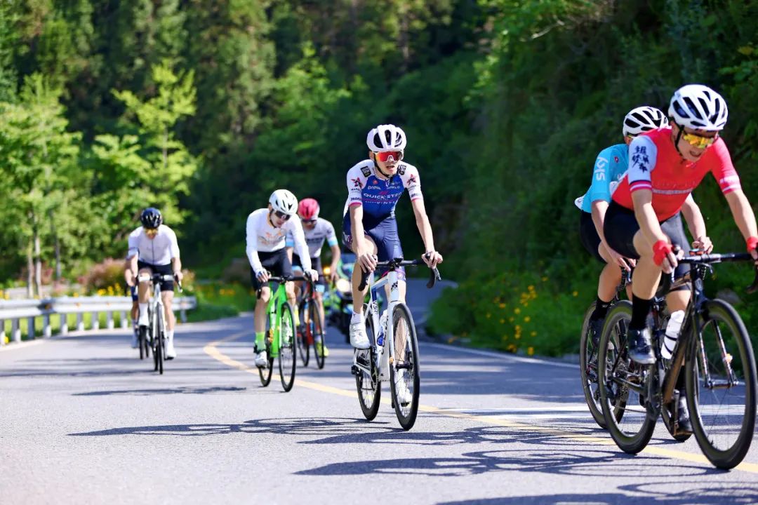 2023巴山大峡谷自行车爬坡大师赛热血开赛!