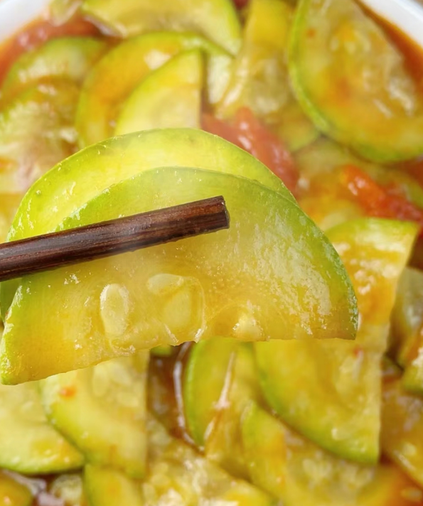 入秋后,这肴菜我家经常吃,清爽又解腻,营养极高,顿顿必吃光