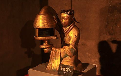 古墓长明灯的神秘密码:揭秘千年不灭的奥秘- 古代文明的瑰宝!