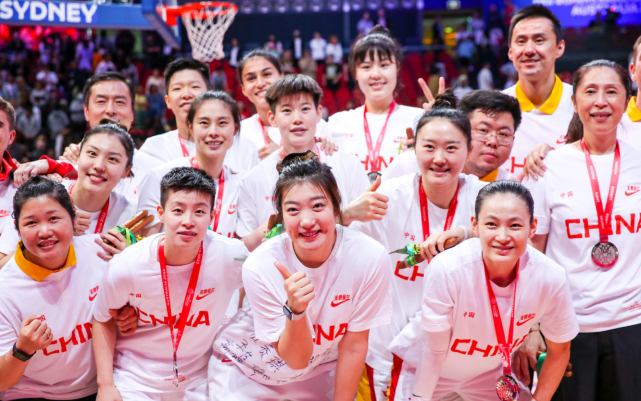 内蒙古女篮300万奖励国家队成员,李月汝等人均分,人均37.5万!