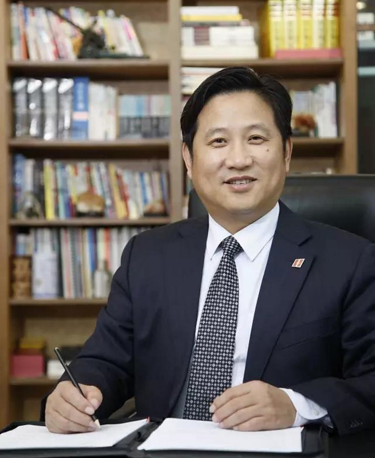 "烟台首富"孙伟杰:32岁创业为癌症母亲筹钱,19年后赚到2百亿