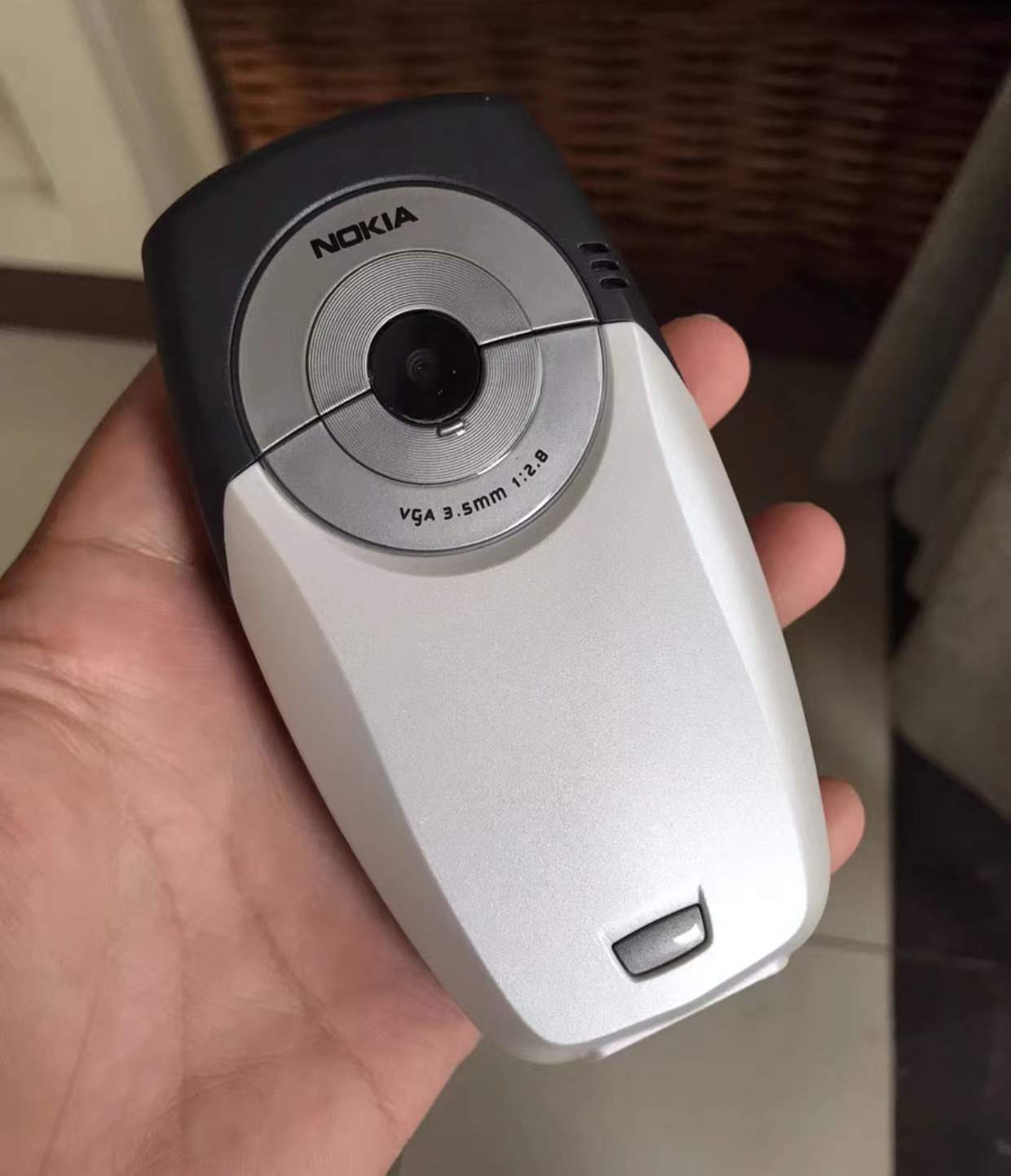 二十年前抵一个月工资的诺基亚6600,现在沦为50元电子垃圾