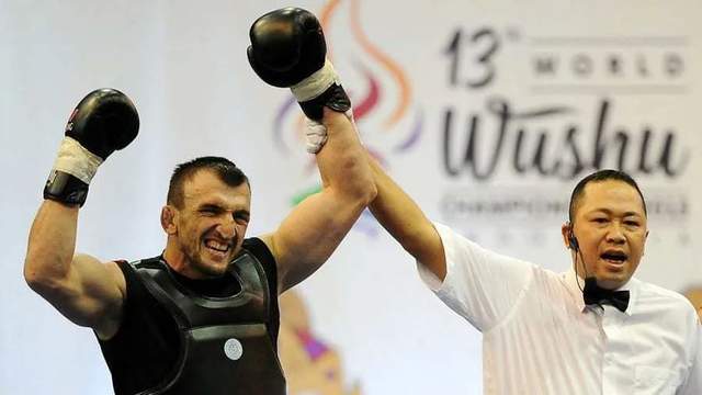 卞庆各的取胜也凝聚了教练们的心血.