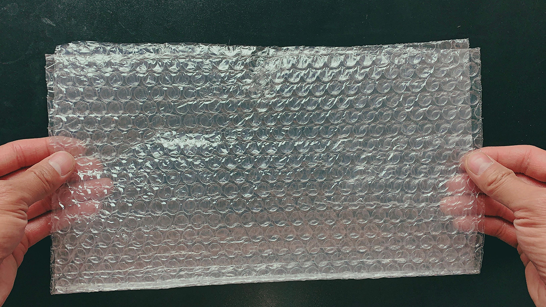 快递用的气泡膜不能扔了,放在水槽里,原来真的很厉害,回家试试