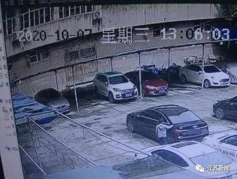 热点|孩子跌落电动车，急追大人后被一脚踹翻？看到这一幕，网友怒了
