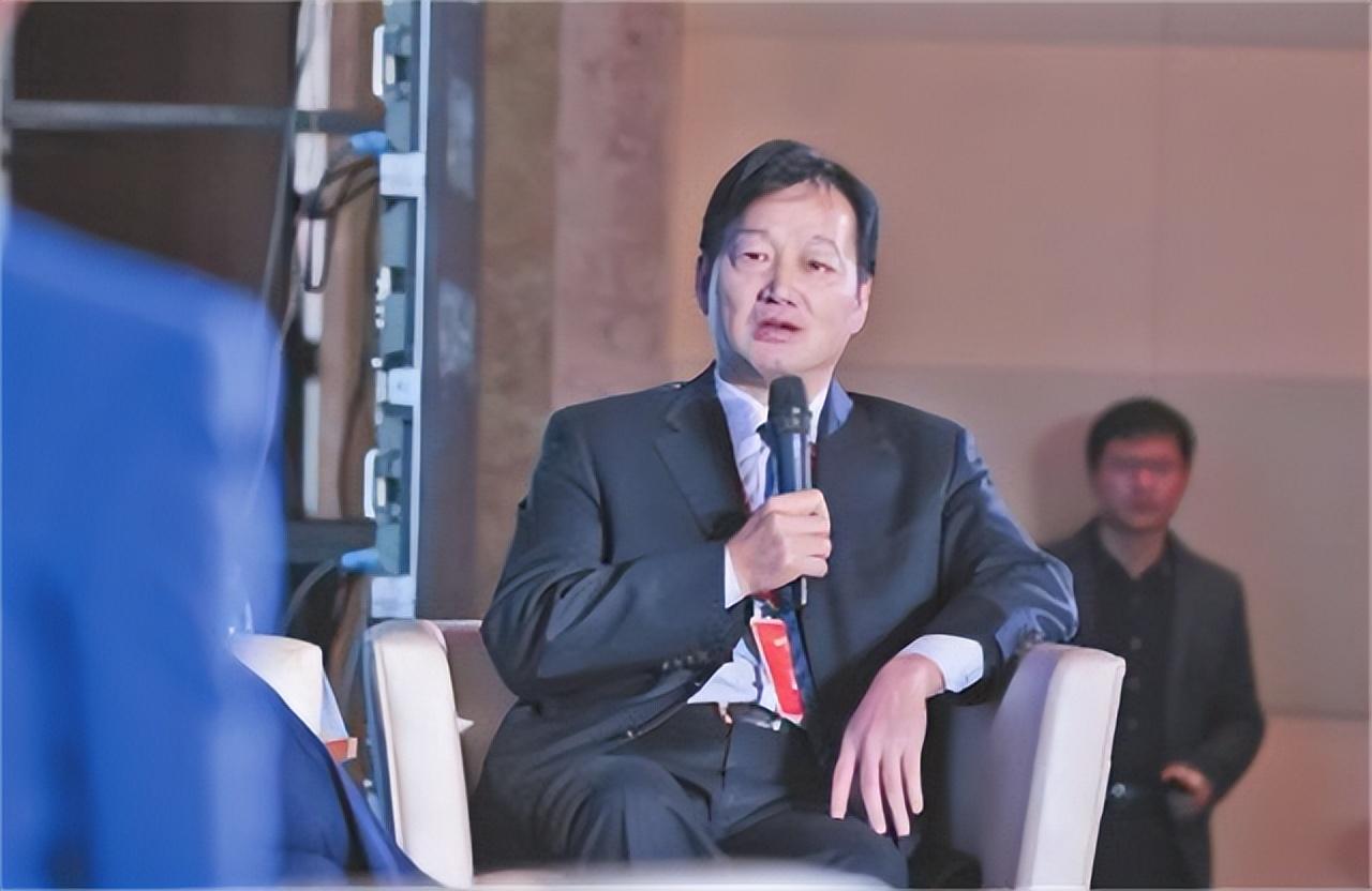 回顾弟弟把彩礼借哥哥养猪如今哥哥赚2千亿弟弟却是普通人