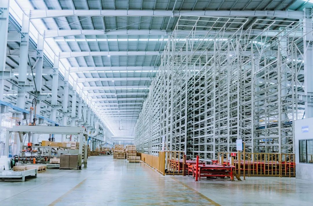 热烈祝贺!新明珠集团荣获"全国五一劳动奖状"