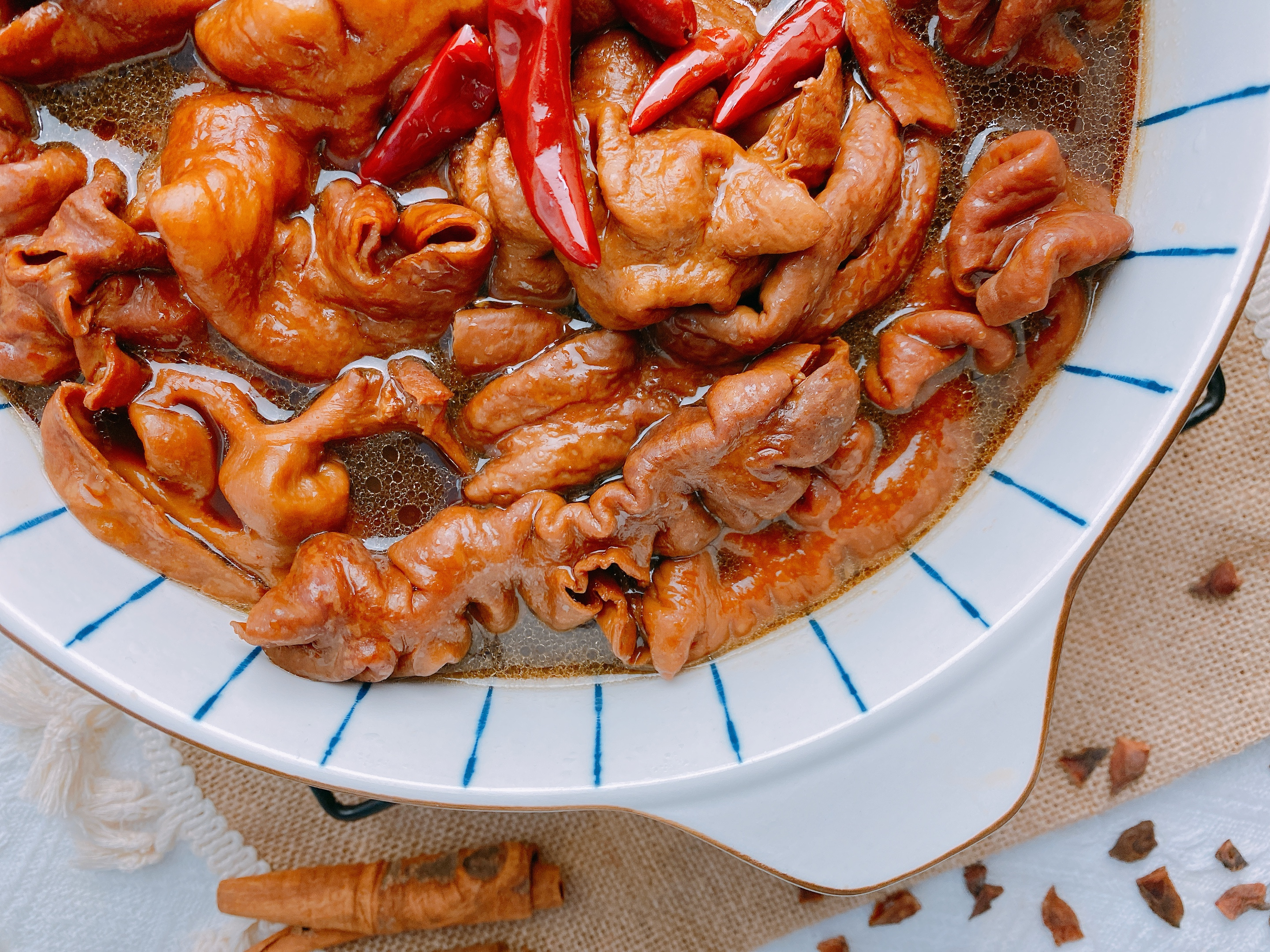 分享秘制卤肥肠,30年老配方,鲜香入味,没有异味,看着直流口水