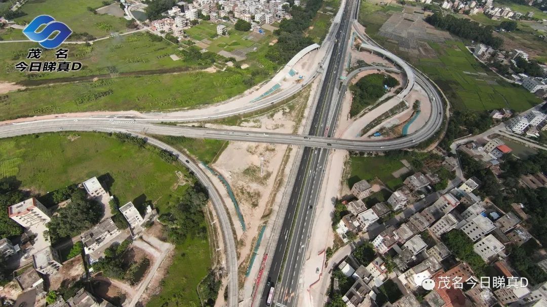 沈海高速跨茂名大道大桥主体建成,明年国庆可以走上八车道了!