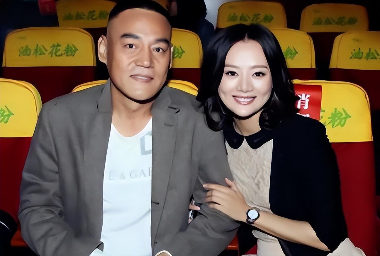 演员巍子:与妻子离婚净身出户抱着儿子大哭,如今儿子成他的骄傲