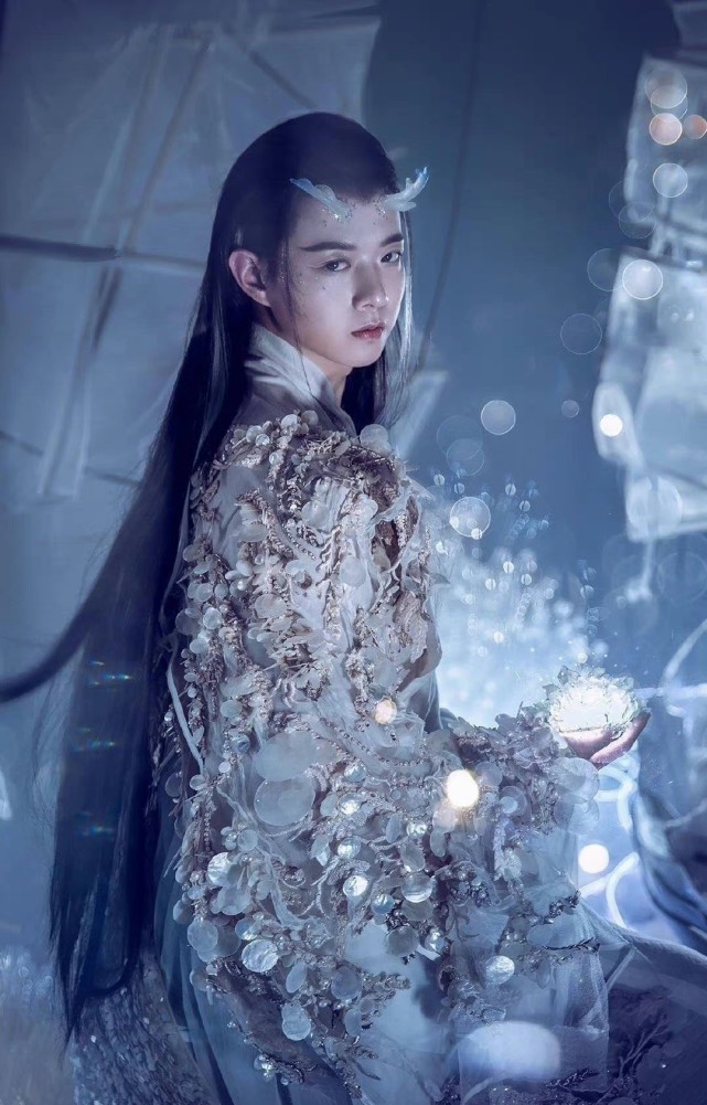 霍尊女友陈露已被采取强制措施,霍尊沉冤得雪,聊天记录如何解释