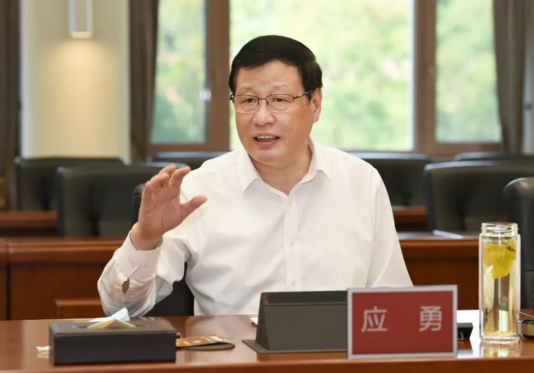 湖北省委书记:在最短时间内将疫情控制解决在最小范围