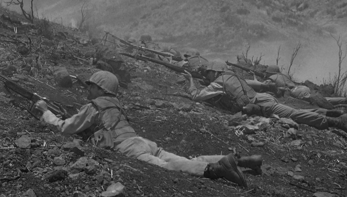 上甘岭坑道唯一女兵,26年后赴美工作,在餐馆被美军战俘一眼认出