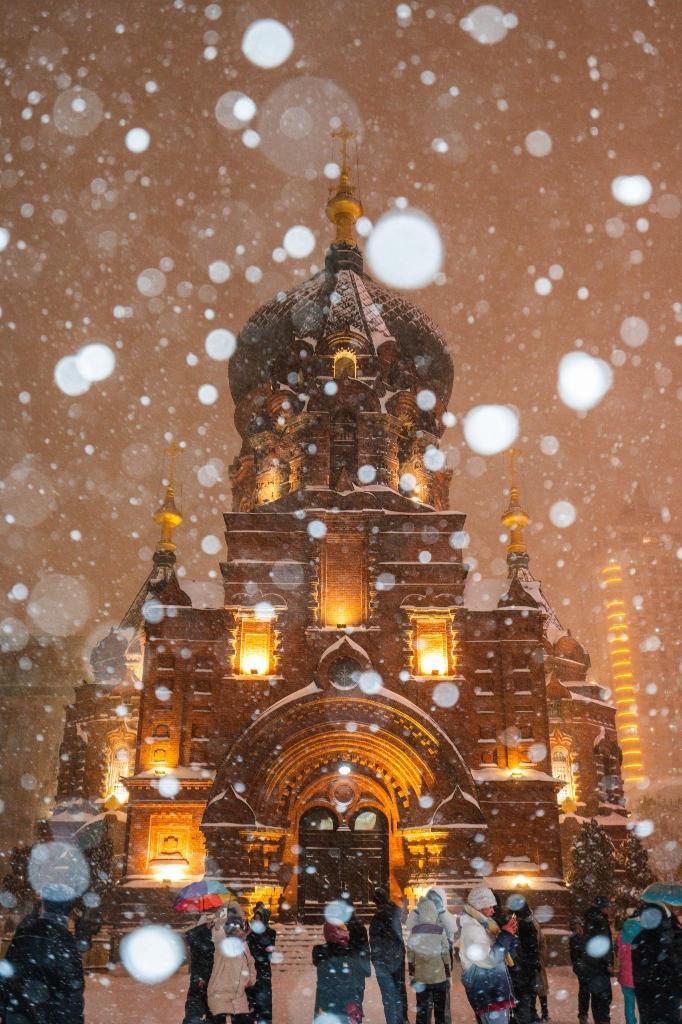 哈尔滨:大雪中的索菲亚教堂