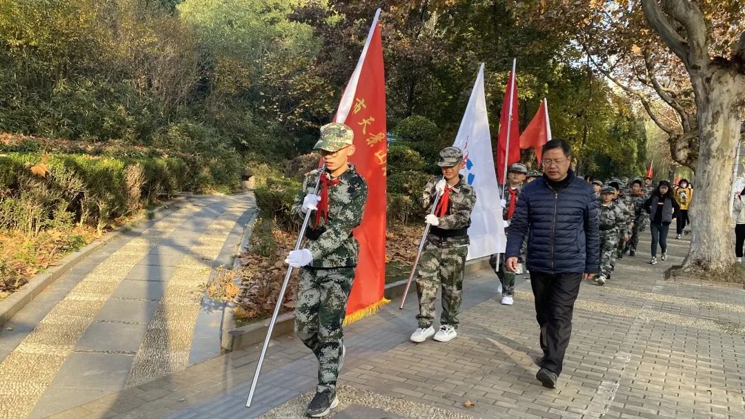 天景山小学图片