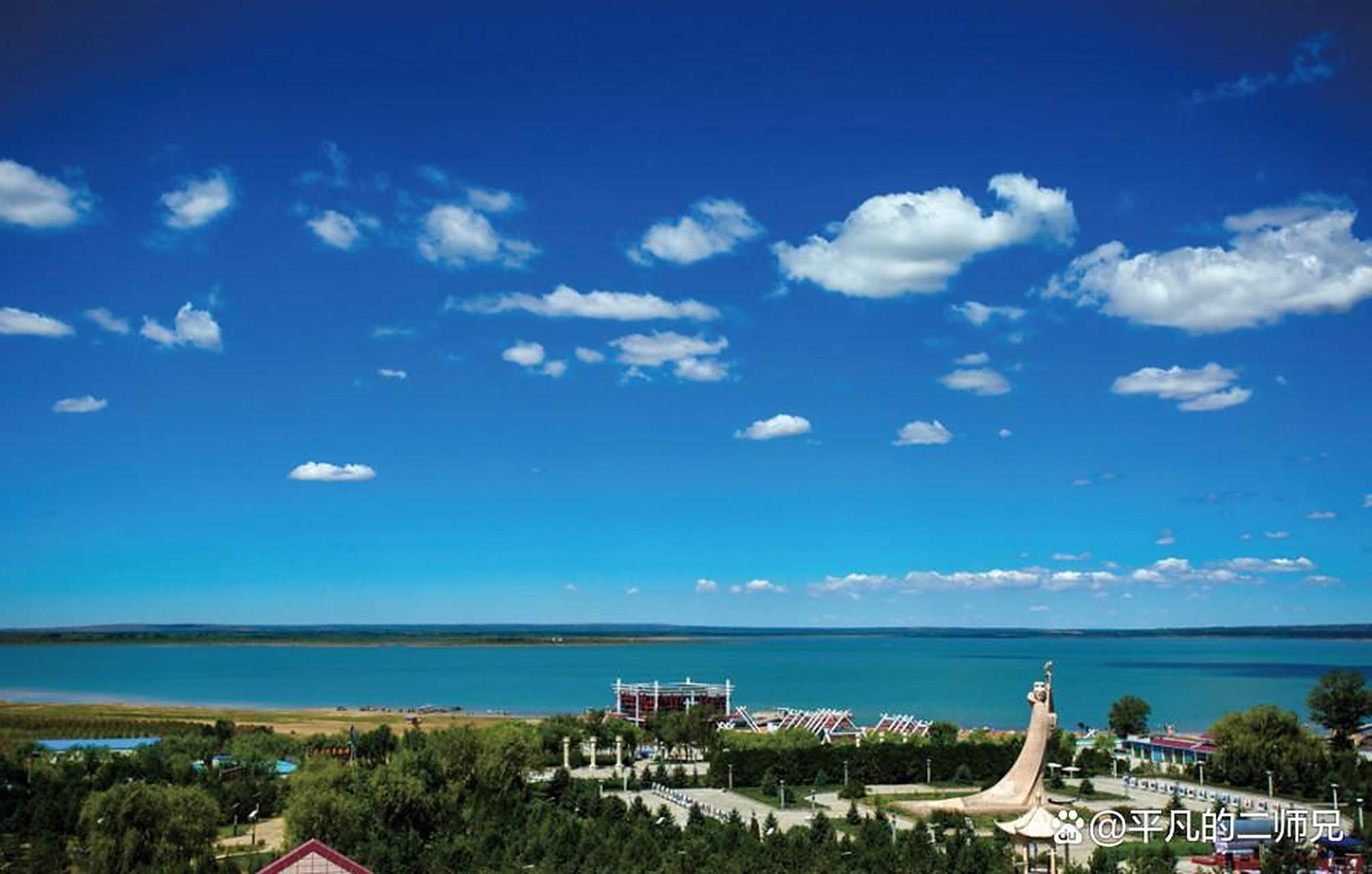 榆林建置始于春秋战国,是明清九边重镇"延绥镇"(又称榆林镇)的驻地