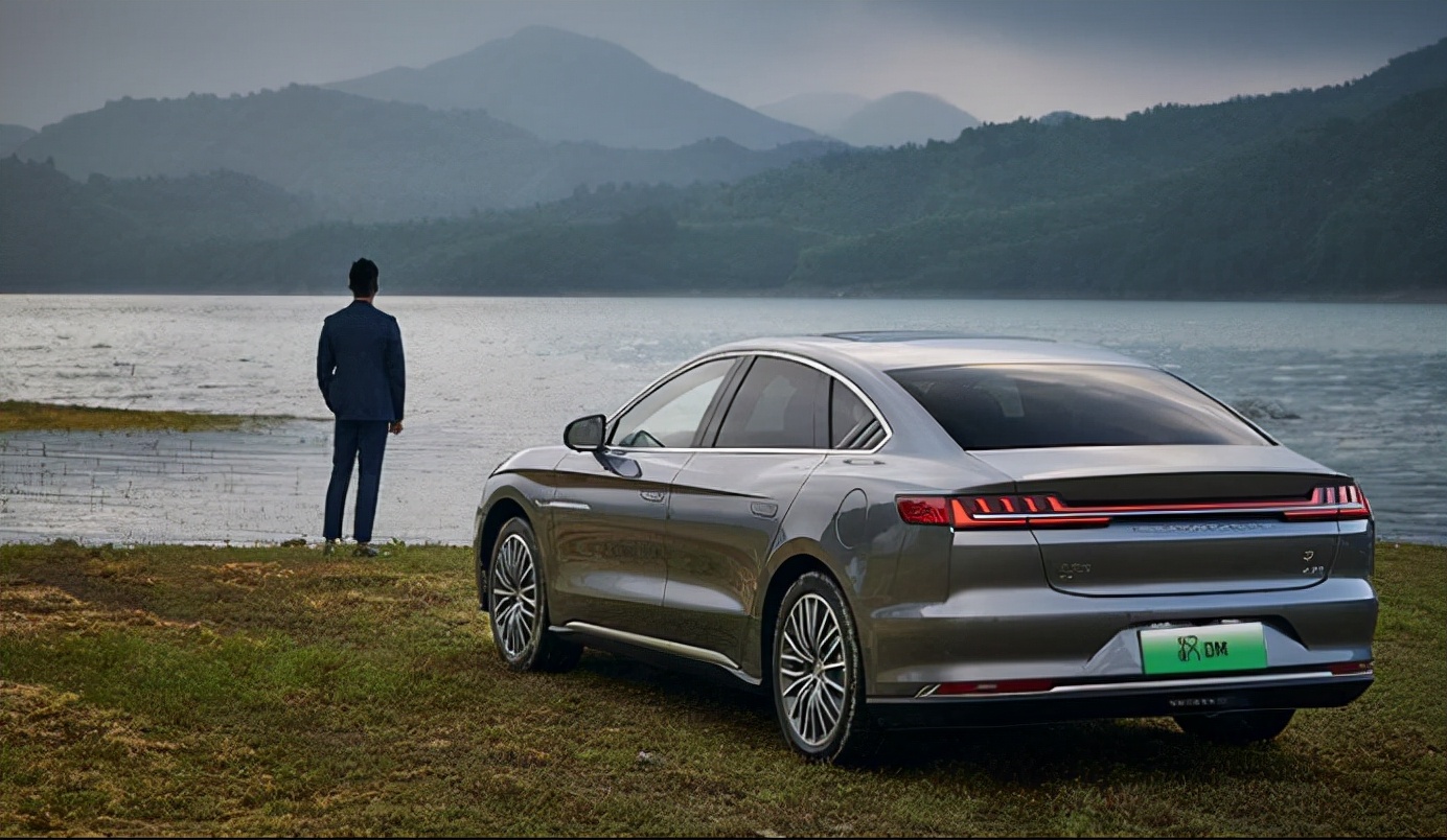 20万元级别混动车 比亚迪汉dm与丰田凯美瑞谁划算?