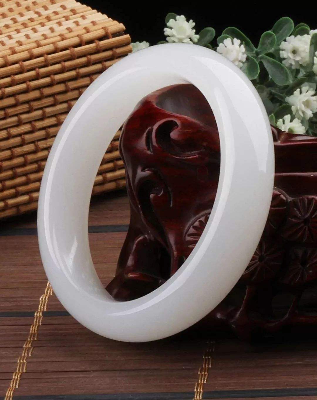 阿富汗玉和和田玉的区别