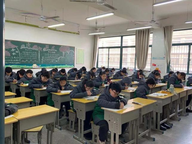 无人监考?阜阳真有学校这么干了!