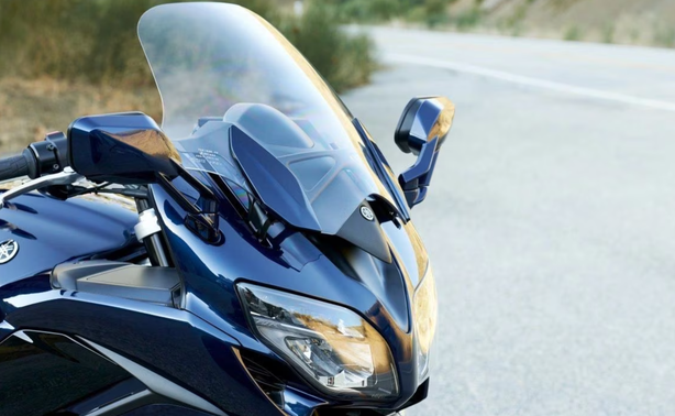 四缸豪华休旅摩托,2023款雅马哈fjr1300es详解,配置还需提高