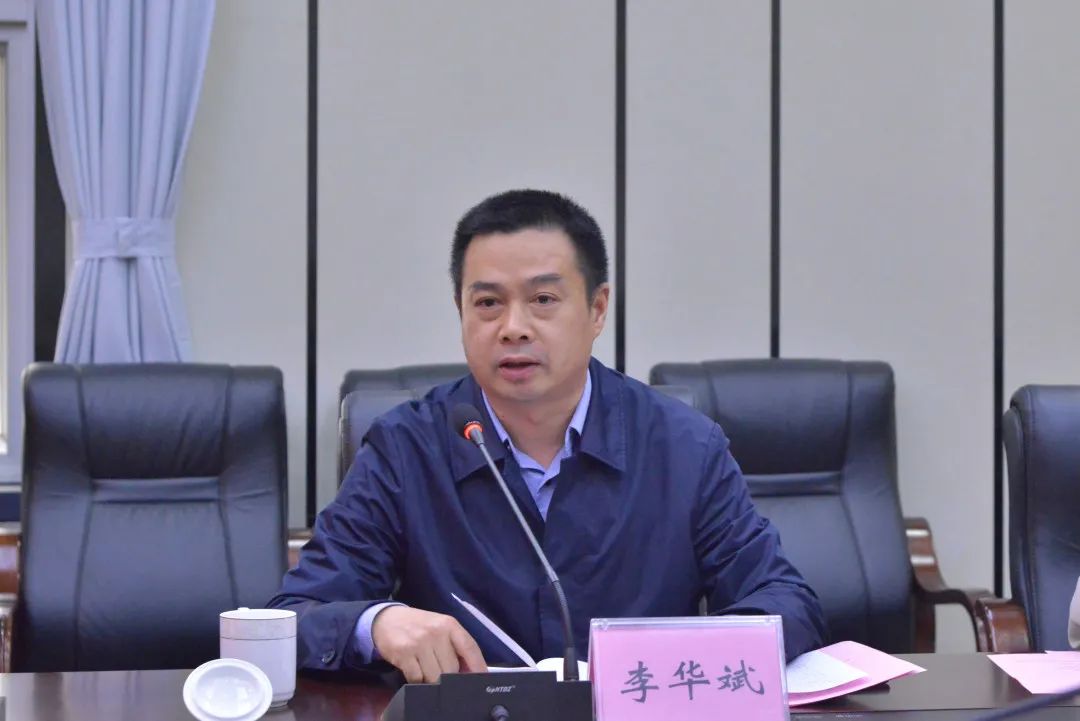 《中国审判》杂志社副总编李华斌一行到兴宁区法院采访调研优化营商