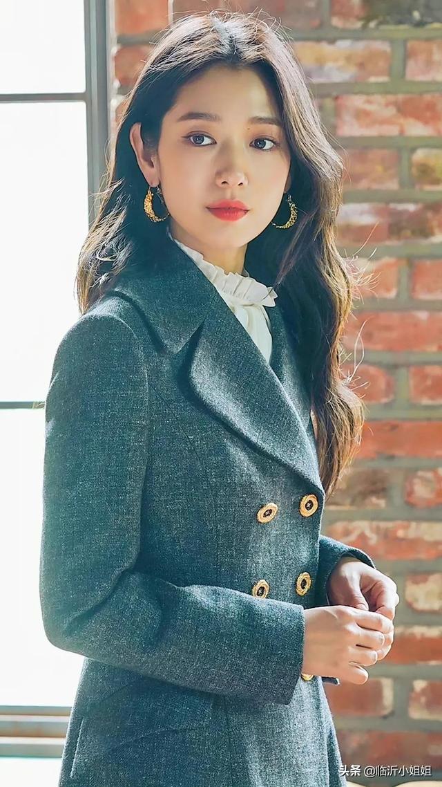 朴信惠,韩国实力派演员,女主专业户,清新气质散发女神气息