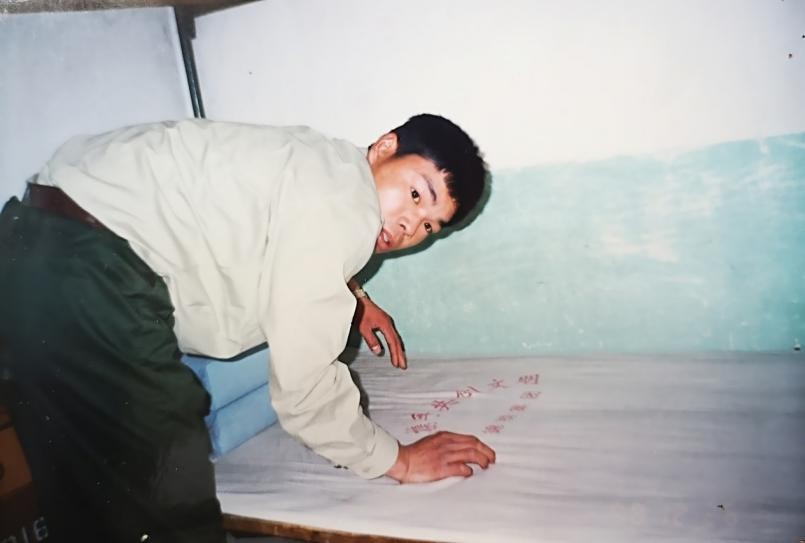 当年,我的弟弟刘国庆刚从部队退役,在家等待工作安排时,被战友杨海军