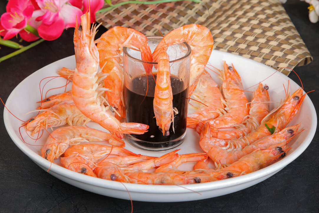 海边人教你白灼虾,不放一滴水不加一滴油,虾肉原汁原味太鲜了