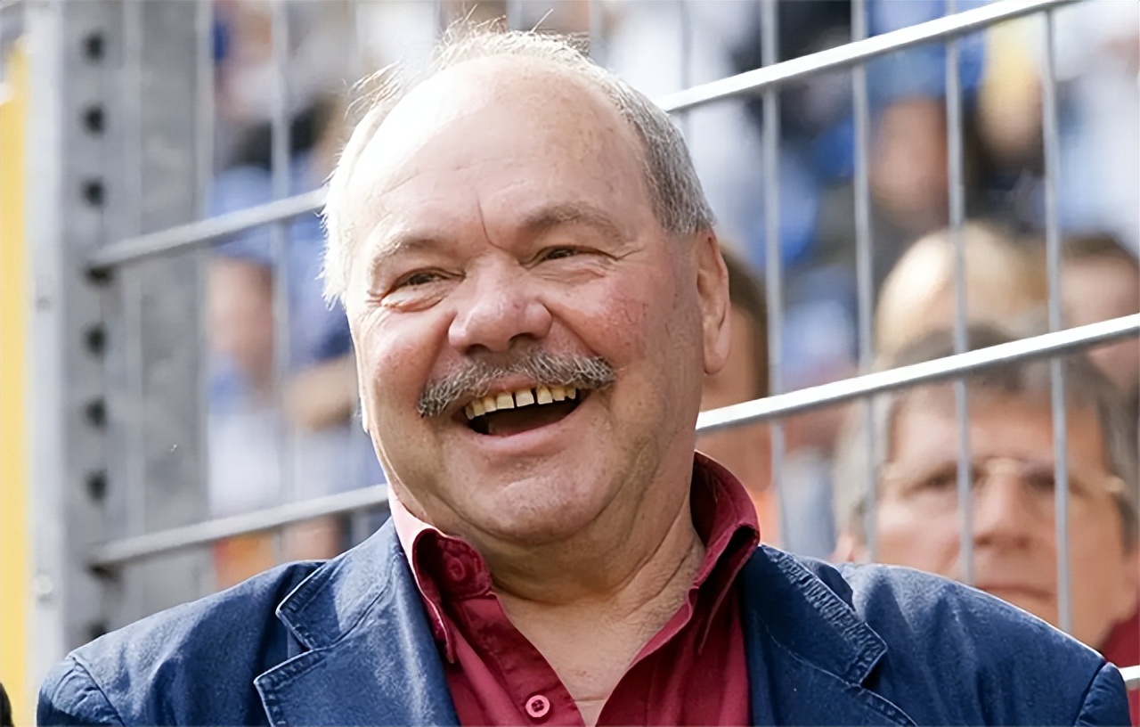 "国际骗子"施拉普纳:万人吹捧上春晚,球队爆冷万人嫌