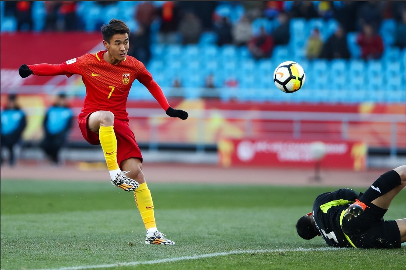 输球输人!韦世豪遭全网怒批:没长脑子,开除出国足,该终生禁赛