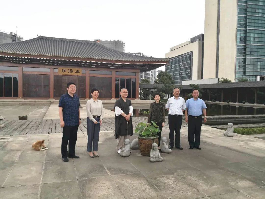 花蓓赴国庆寺,法华学问寺调研浦东宗教工作