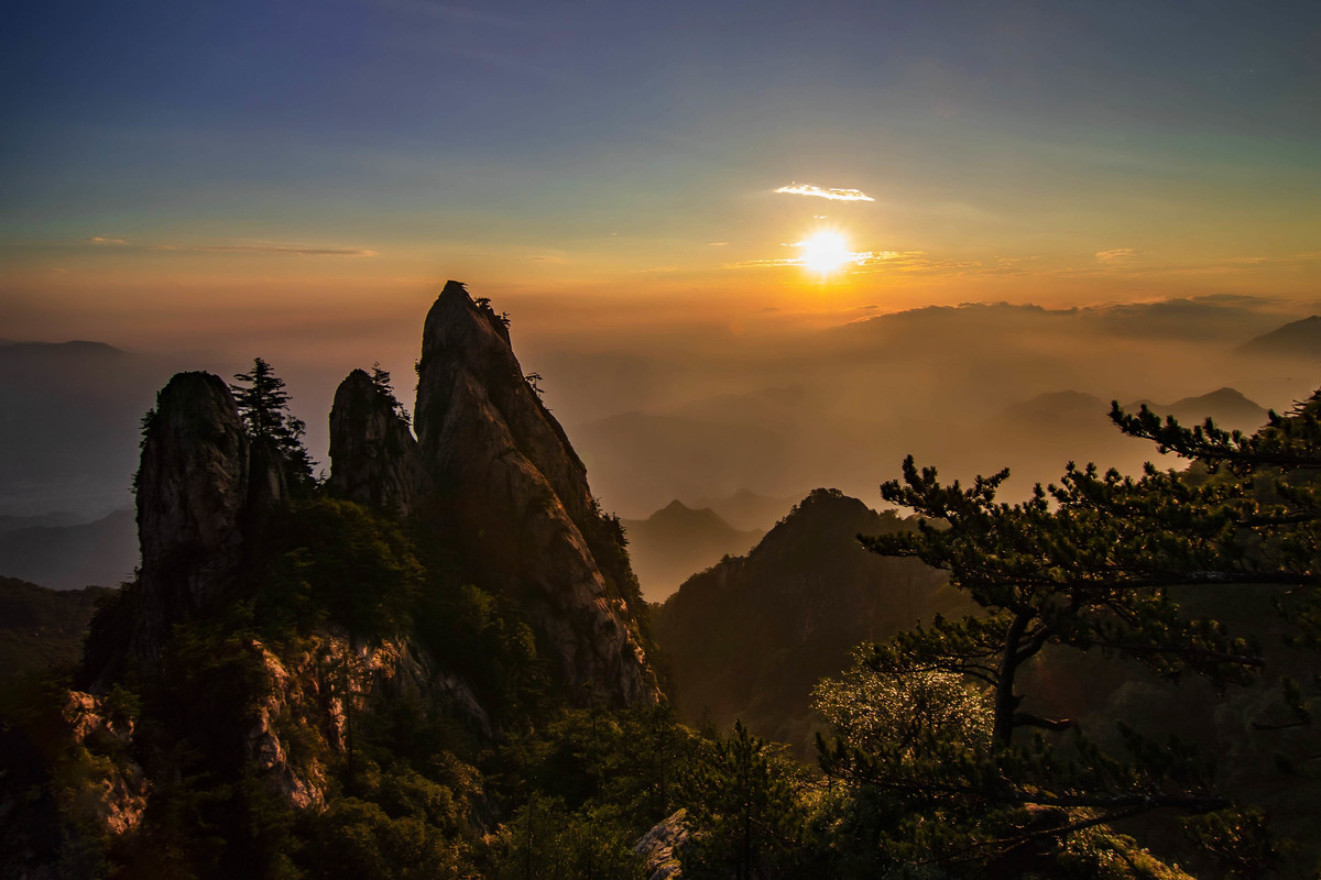 2200米空中,5个位置观看河南最美的日出与云海