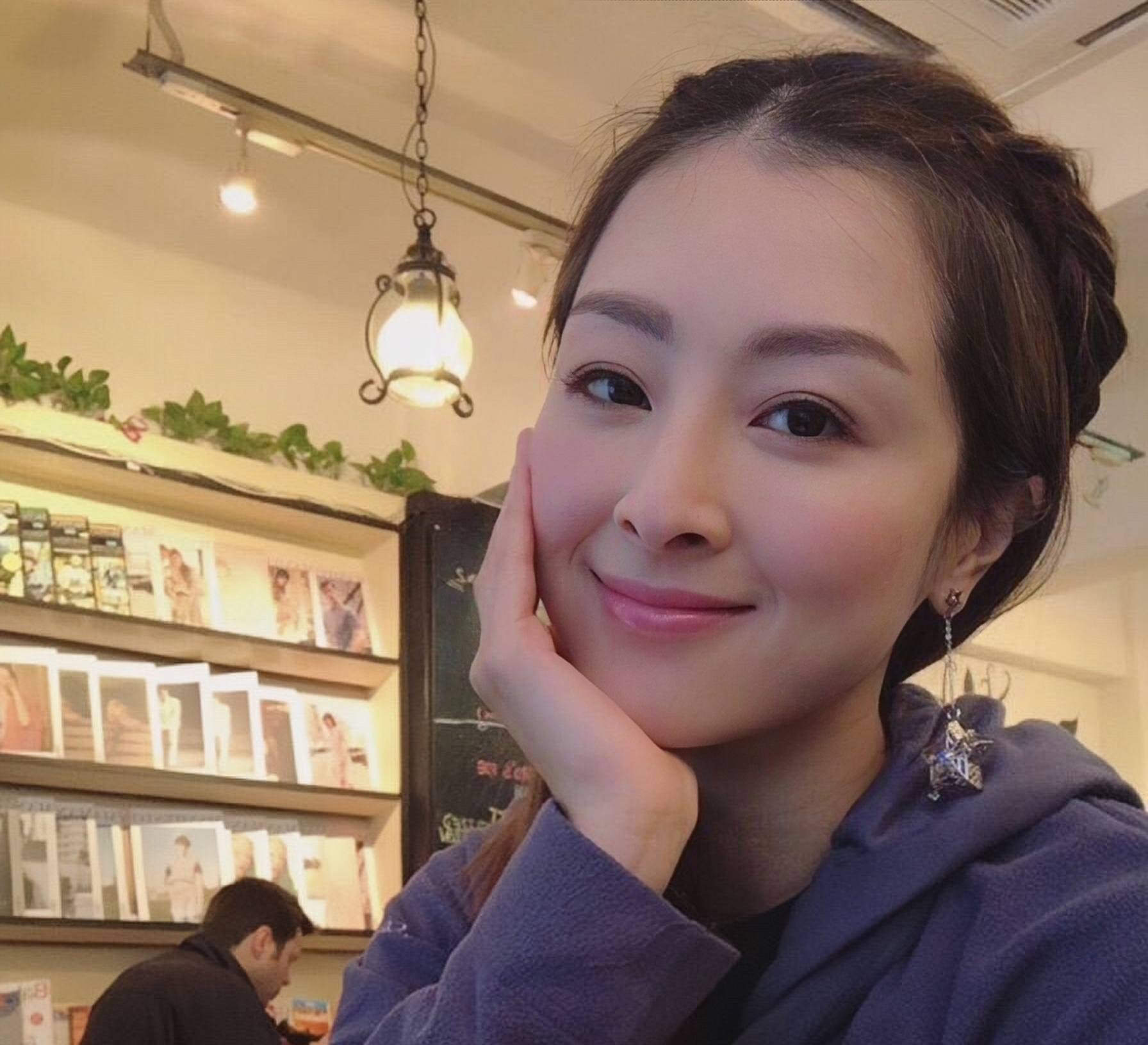 tvb离巢女星张名雅初步确诊!被儿子传染,一家人在家中自行隔离