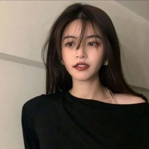 唇膏涂眉毛(唇膏涂在嘴上辣辣的)